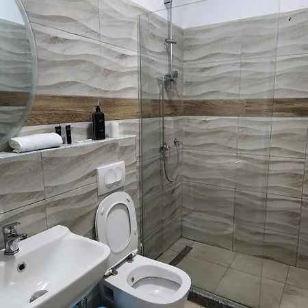 Kleo Airport Hotel