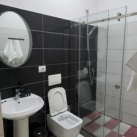 Kleo Airport Otel Tiran