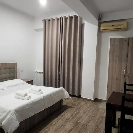 Hotel Kleo Airport