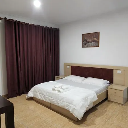 Kleo Airport Hotel *